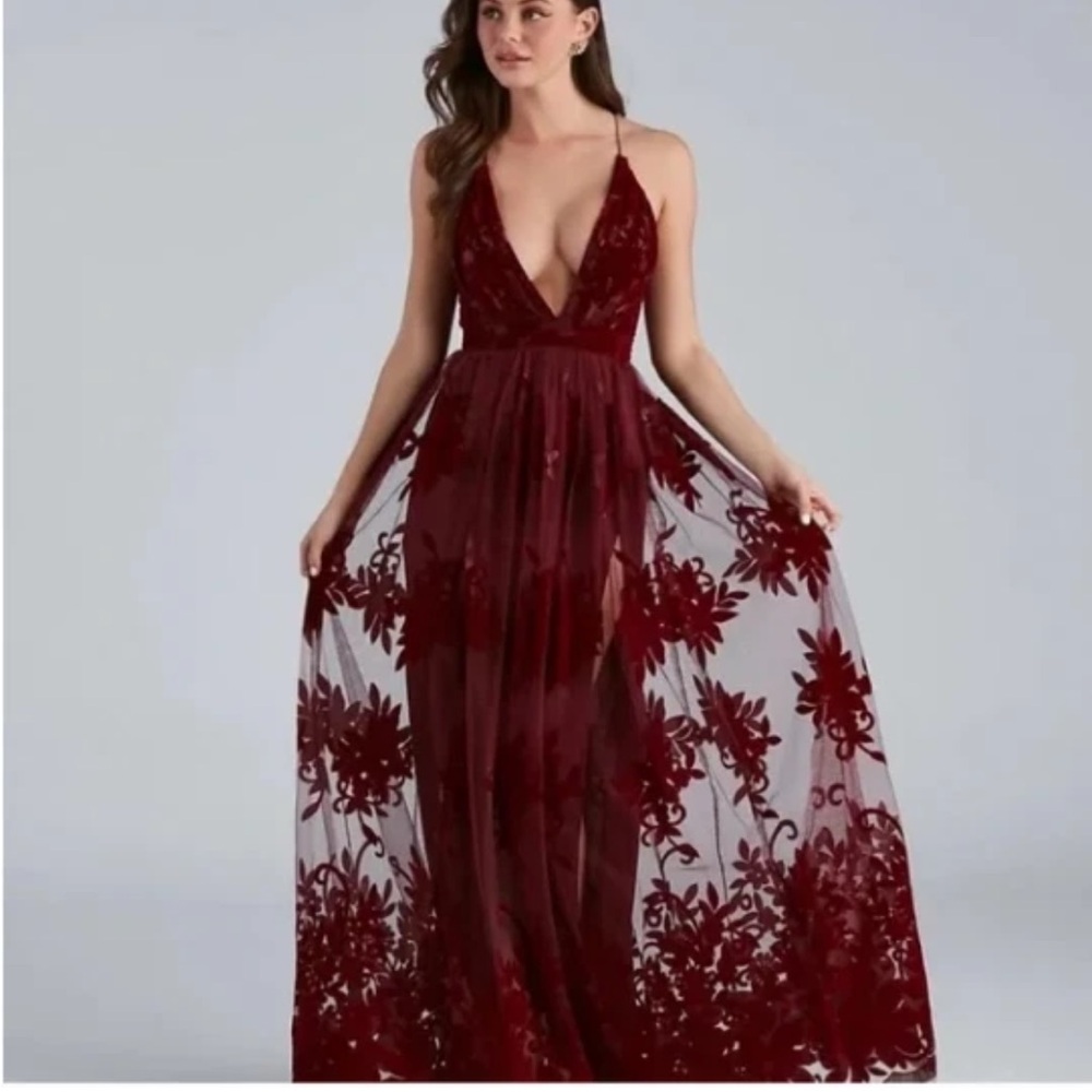 Windsor Red Burgundy Floral Burn Out Velvet Maxi Dress / Gown - size Small NWT